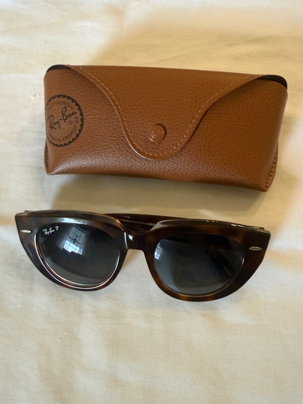 Ray-Ban Women’s Polarized Tortoise Shell Sunglasses with Brown Case